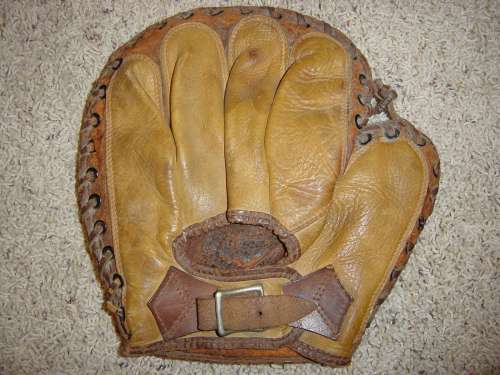 Dubow W.P. Basemitt Back